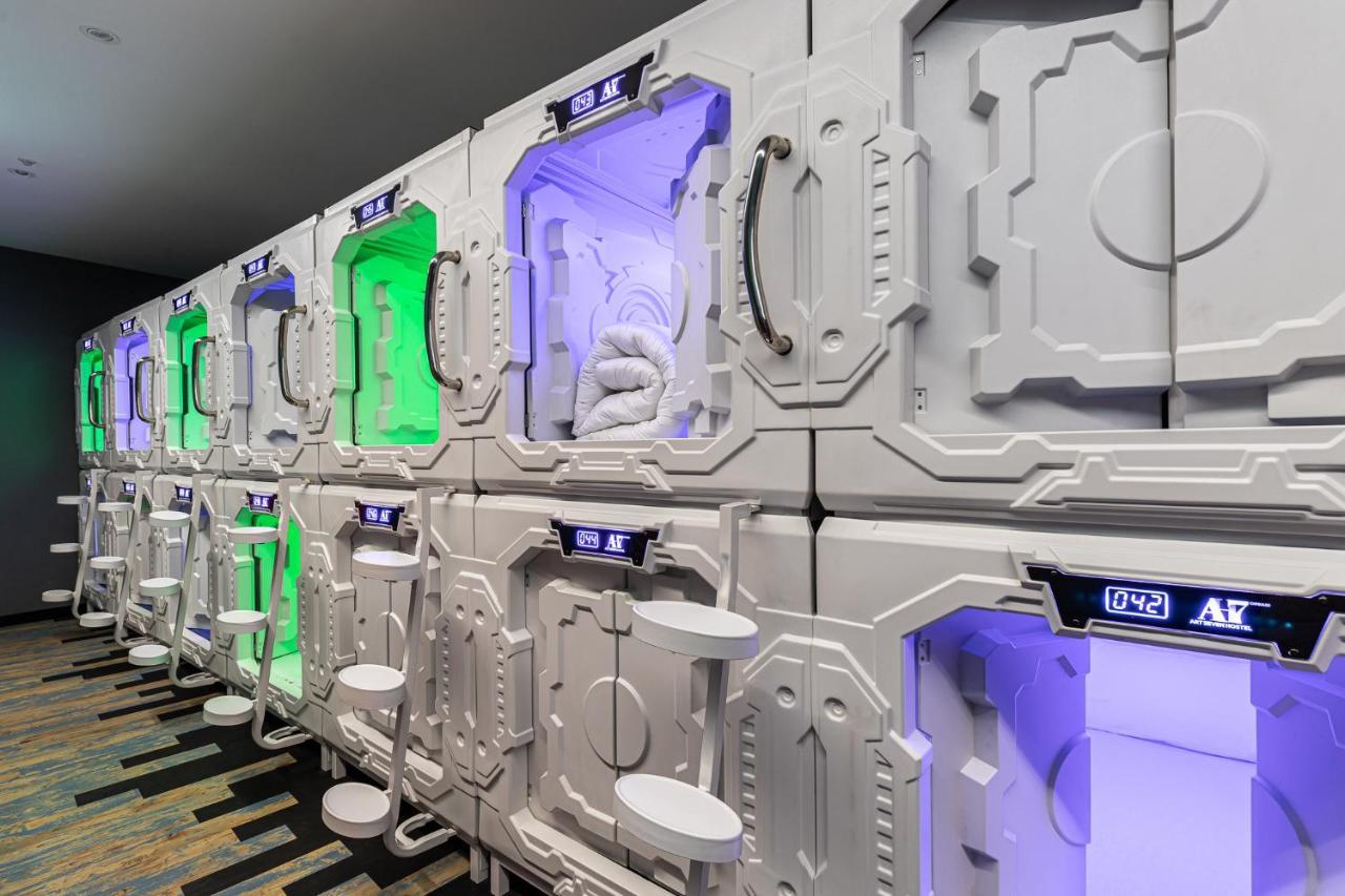 Art Seven Hostel Capsules Madrid Exteriör bild