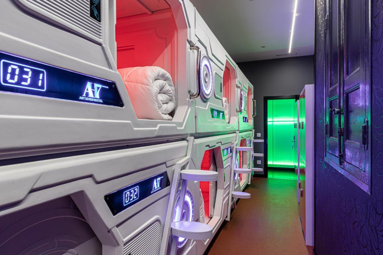 Art Seven Hostel Capsules Madrid Exteriör bild