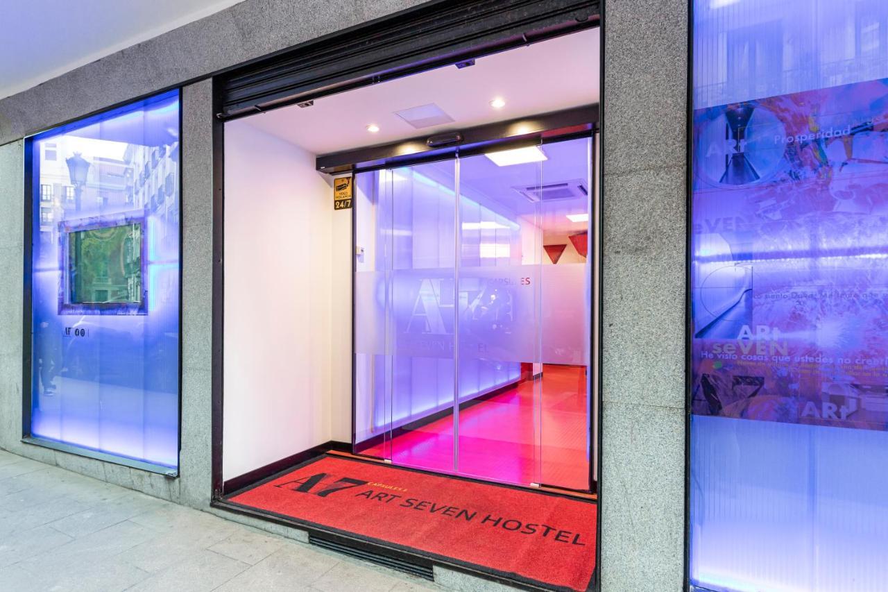 Art Seven Hostel Capsules Madrid Exteriör bild